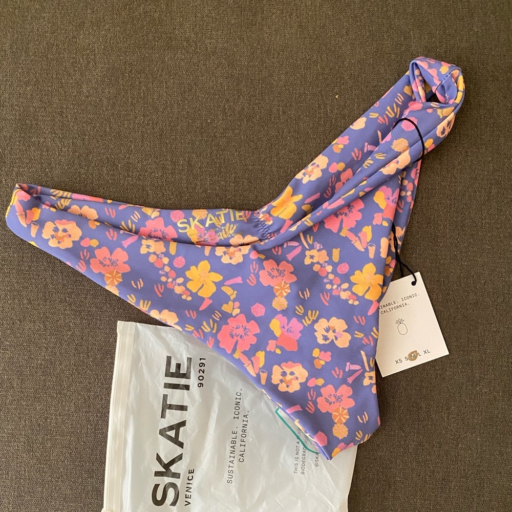 Skatie bikini bottoms (cheeky)